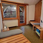 Chesa Bellaval, Haus La Vuolp 2,5 - Zimmerwohnung Διαμέρισμα